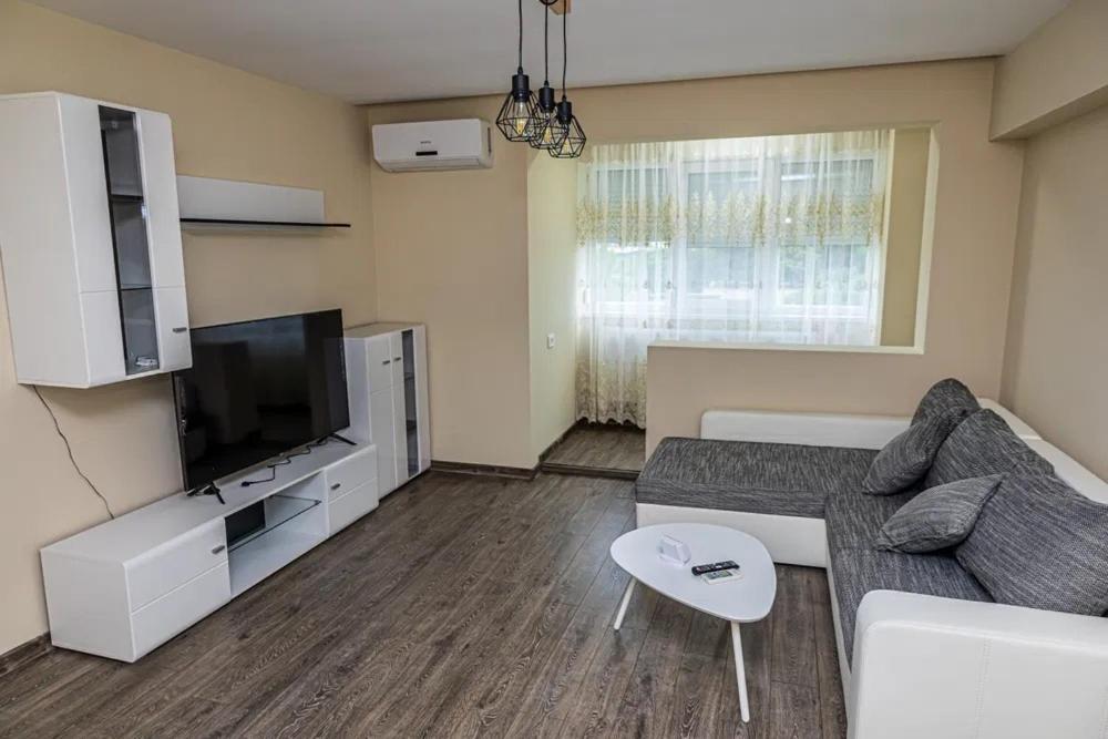 Iulian Apartment เบรยลา ภายนอก รูปภาพ